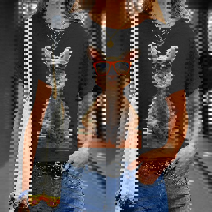 サングラスをかけたカンガルー オーストラリア アウトバック かわいい カンガルー Tシャツ 彼女への贈り物