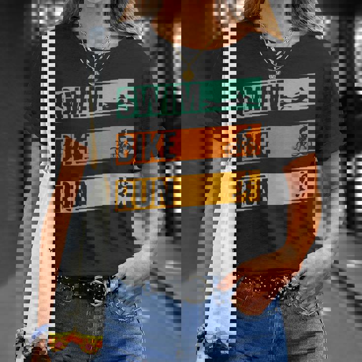 スイム・バイク・ラン トライアスロン選手 アスリート スポーツ トライアスロン Tシャツ 彼女への贈り物