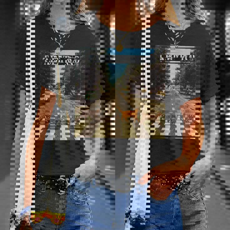 タビーロードクールタビーキャッツクロッシング Tシャツ 彼女への贈り物