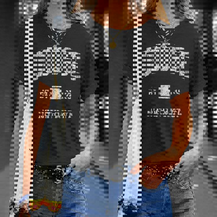 ダッジ ノースダコタ Nd ヴィンテージ アスレチック スポーツデザイン Tシャツ 彼女への贈り物