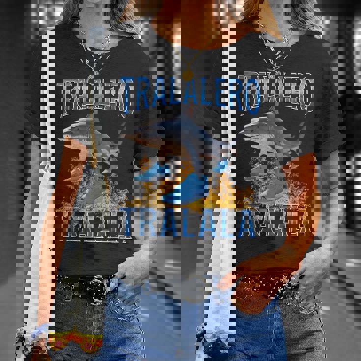 トララレロトララーラシャークミーム Tシャツ 彼女への贈り物