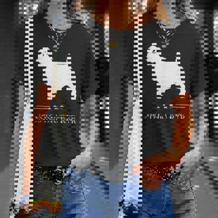ノーフォークテリア犬の白いシルエット Tシャツ 彼女への贈り物