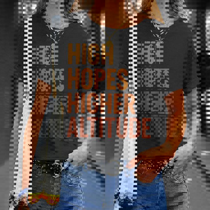 ハイ・ホープス 高地、楽しいインスピレーションロケット打ち上げ Tシャツ 彼女への贈り物