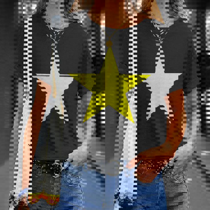 ベトナム国旗 ベトナム国旗 ベトナム国旗 赤と黄色の星 Tシャツ 彼女への贈り物