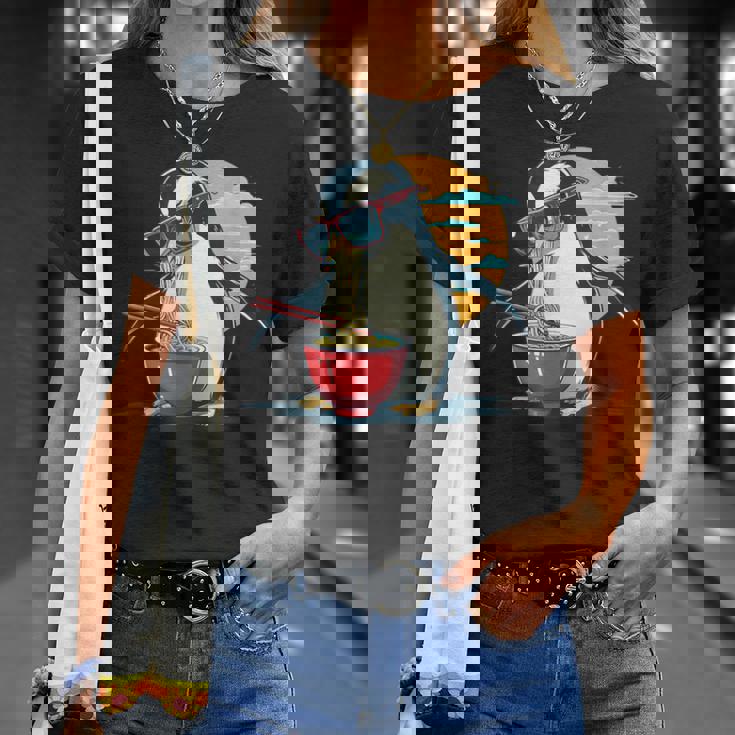 ペンギン食べる ラーメン サングラス アートワーク 和麺 Tシャツ 彼女への贈り物