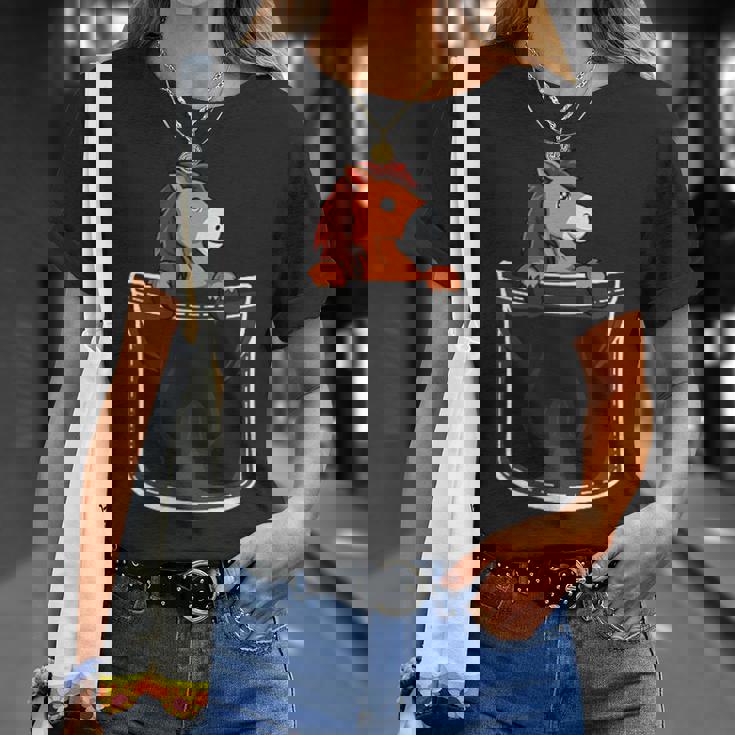 ポケットの中のかわいい馬 Tシャツ 彼女への贈り物