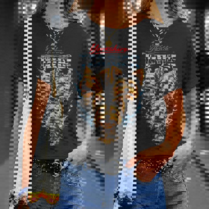 ヨークシャーテリア ヘビーメタル 犬 ブーツレッグスタイル ヨーキー Tシャツ 彼女への贈り物