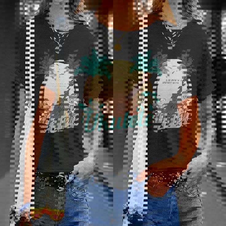 ライフ・イズ・ベター ウクレレで ミュージシャン ハワイ アコースティック ウクレレ Tシャツ 彼女への贈り物