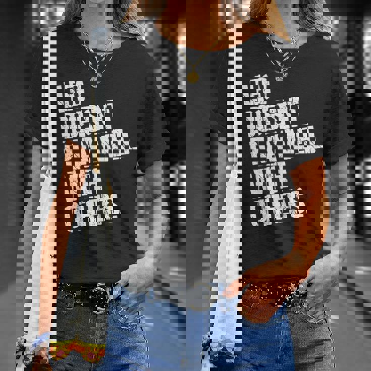 レオは他の人とうまく遊ばない 面白い皮肉 長袖tシャツ Tシャツ 彼女への贈り物