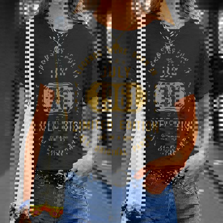 レジェンドは1961年七月生まれ 誕生日 Tシャツ 彼女への贈り物