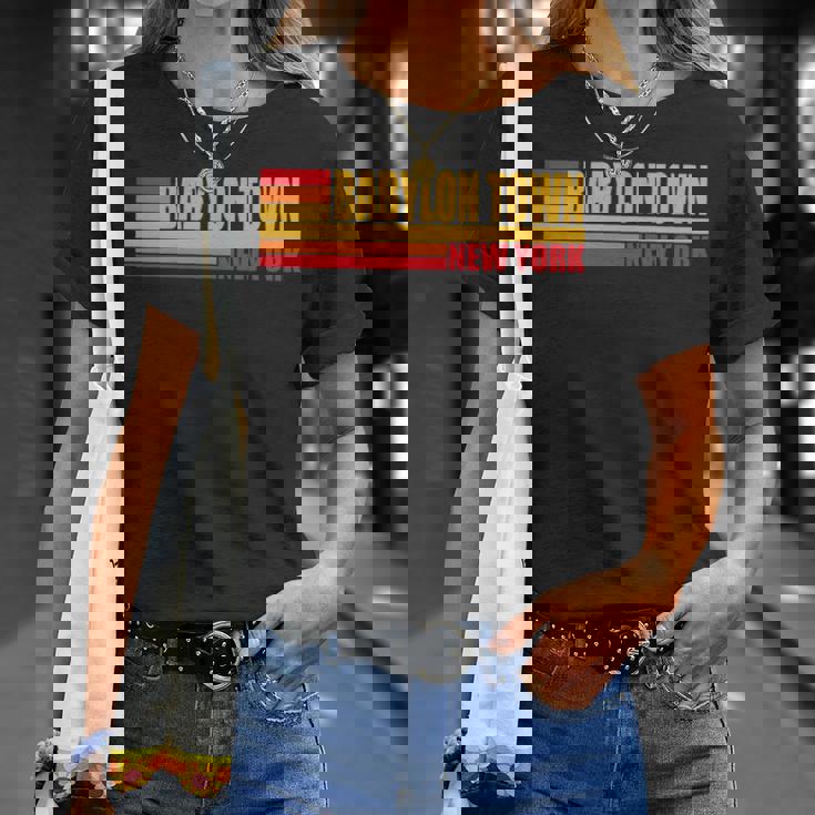 レッド レトロ ヴィンテージ バビロン タウン ニューヨーク州 Ny 長袖tシャツ Tシャツ 彼女への贈り物