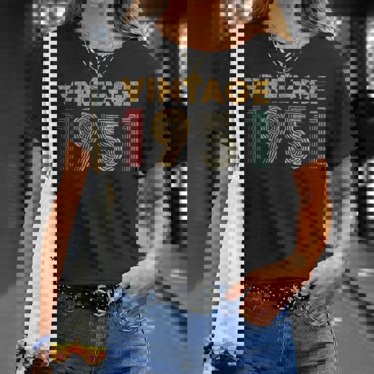 ヴィンテージ 1951 75 歳の誕生日プレゼント 男性 女性 75 歳 Tシャツ 彼女への贈り物