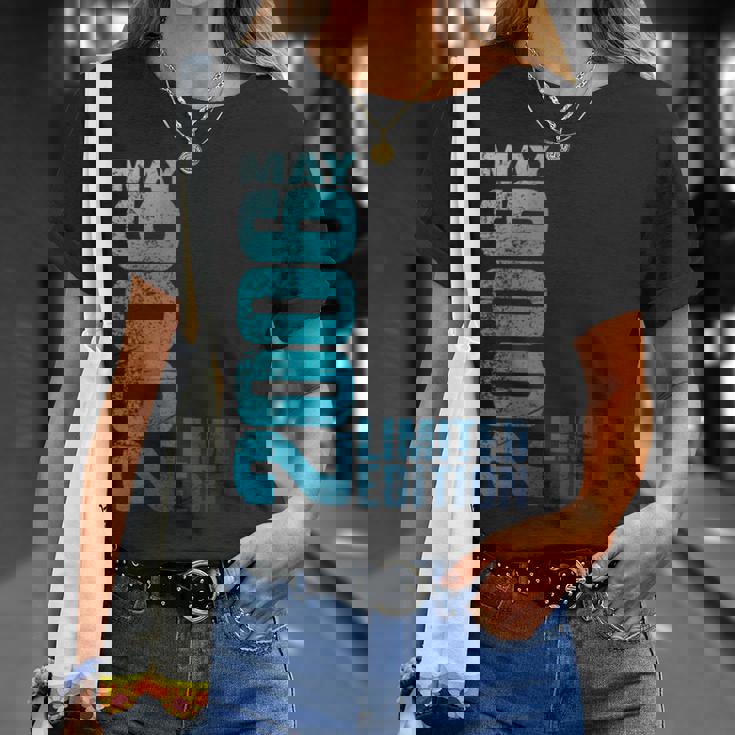 ヴィンテージ2006年5月18歳の男の子の女の子18歳の誕生日 Tシャツ 彼女への贈り物