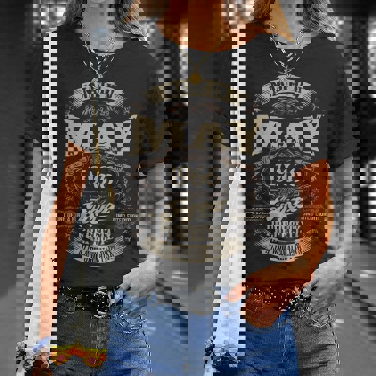 ヴィンテージ還暦伝説 1966年5月 60歳の贈り物 Tシャツ 彼女への贈り物