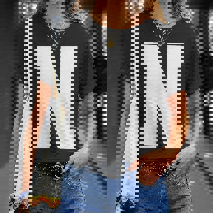 大文字nアルファベットモノグラムイニシャル Tシャツ 彼女への贈り物