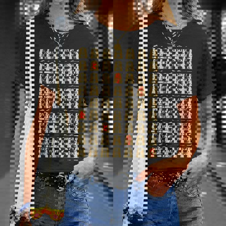 将棋【モノグラム 総柄】全駒（王将 金銀 飛車 角行 香車 桂馬 歩兵 と金）将棋部 棋士【部活】プレゼント 面白い Tシャツ 彼女への贈り物