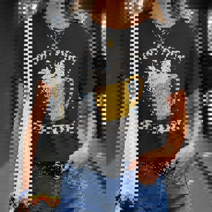 心配しないで、ホッピー・ブリューワー・ホップス・ビール Tシャツ 彼女への贈り物