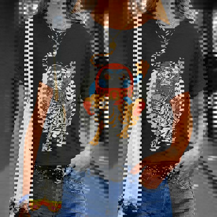 日本のトラ ラッキーだるま人形 日本の伝統 Tシャツ 彼女への贈り物