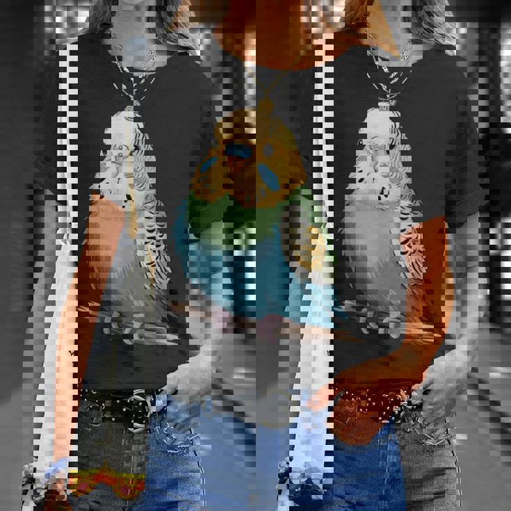 枝に腰掛けたチャーミングなセキセイインコ Tシャツ 彼女への贈り物