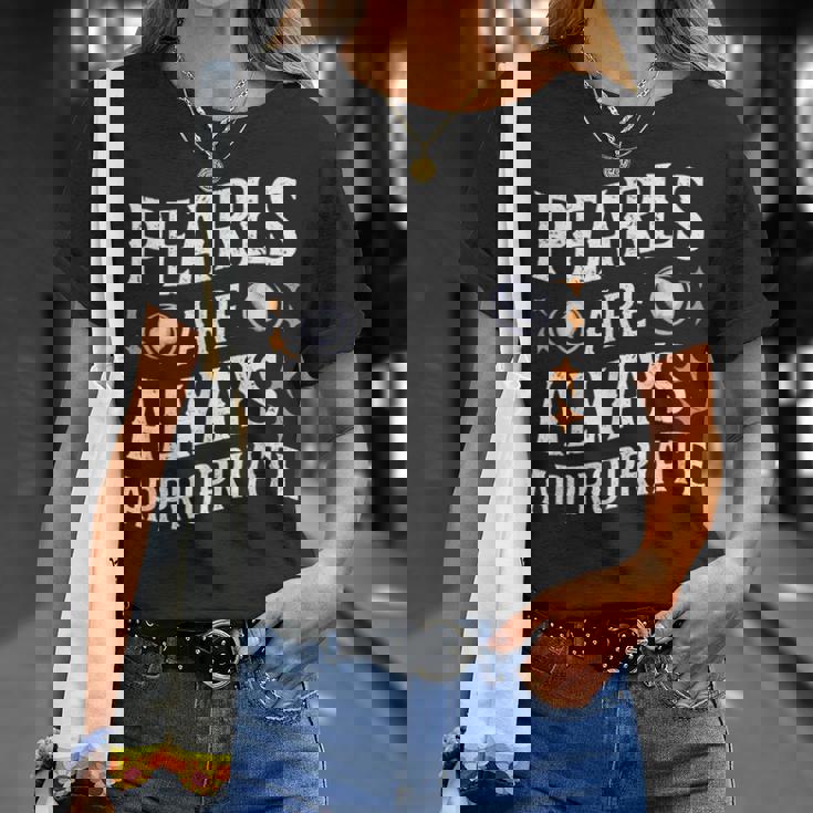 真珠はいつもふさわしい。ジャッキー・ケネディ Tシャツ 彼女への贈り物