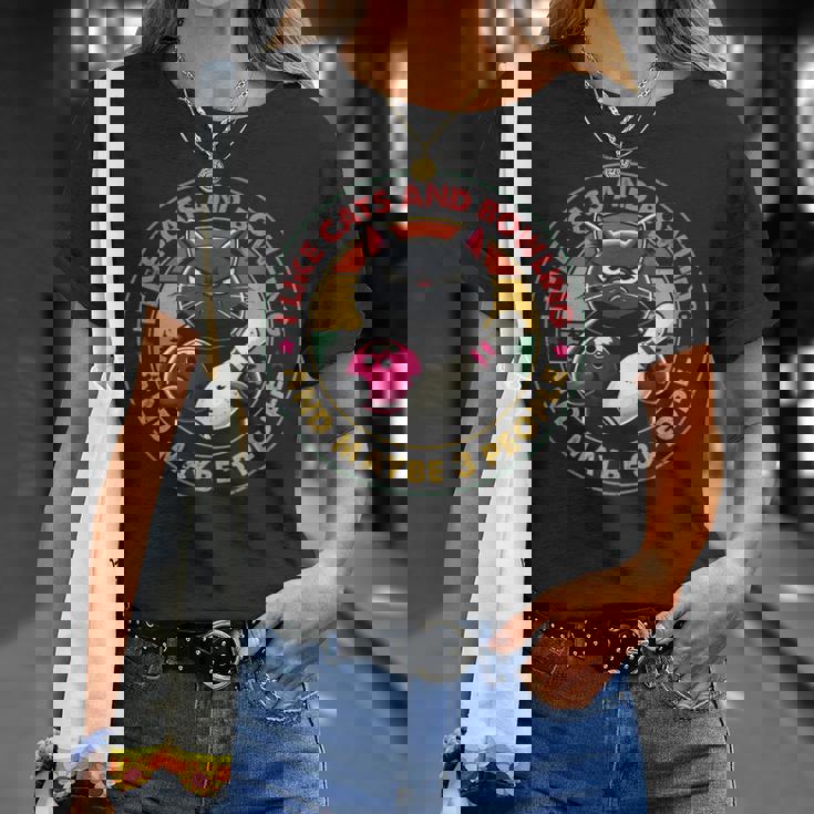 私は猫とボーリングが好きで、多分3人で面白い猫愛好家です Tシャツ 彼女への贈り物