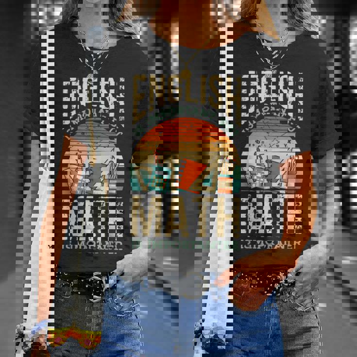 英語は大切だけど数学はもっと大事、数学ダジャレは面白い Tシャツ 彼女への贈り物