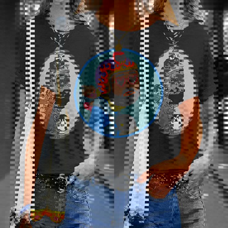 赤ちゃんをおんぶしたファンキー男 ハート型のサングラス ミニダルマ ヒゲ ファイヤーパターンのヘルメット Tシャツ 彼女への贈り物