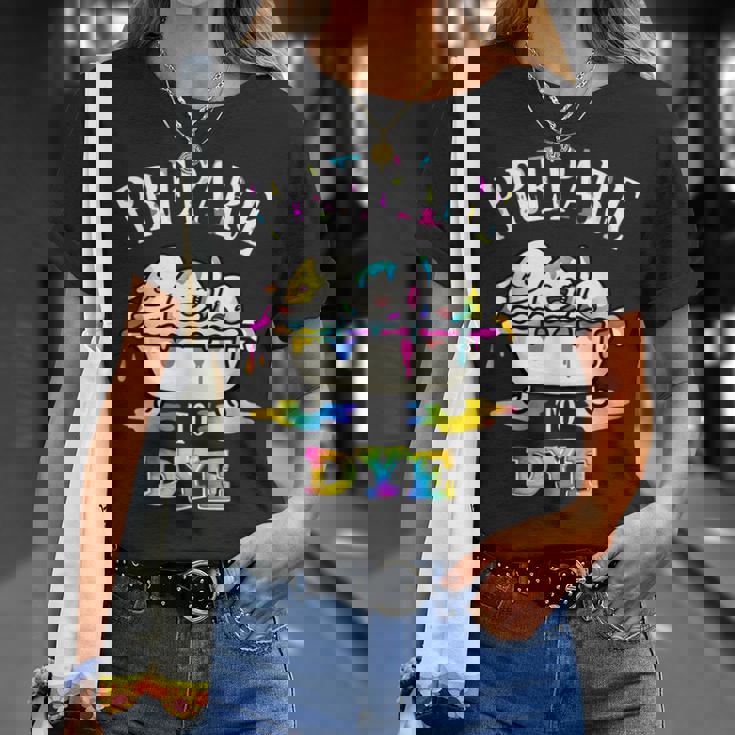 面白いイースターしゃれ。染める準備をする卵狩り。男性、女性、子供用。 Tシャツ 彼女への贈り物