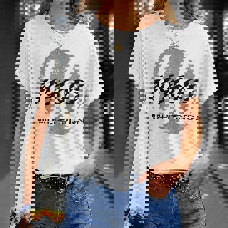 66歳の誕生日 男性 女性 66歳 1960年 面白い ギフト Tシャツ 彼女への贈り物