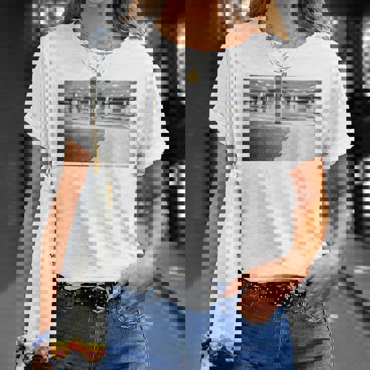 Liminalpaces バックプリントaporwave バックルーム パステルゴス Tシャツ 彼女への贈り物