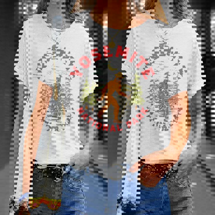 Yosemite National Park Ranger Bigfoot 80Sasquatch Tシャツ 彼女への贈り物