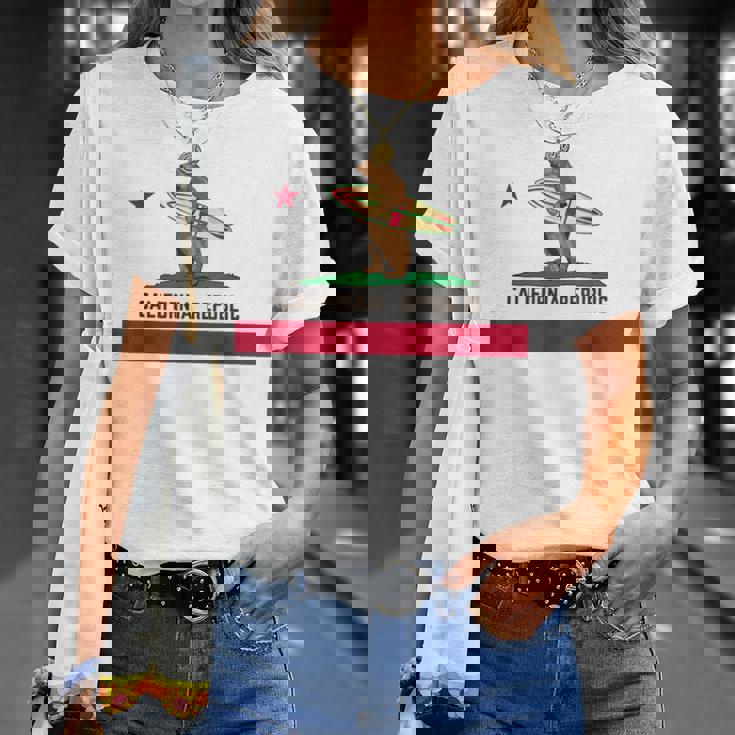 カリフォルニアシャツ、共和国旗カリフォルニアサーフィンベア Tシャツ 彼女への贈り物