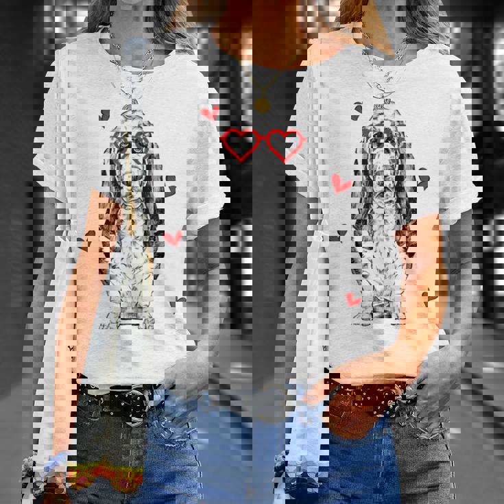 バセットハウンド ハートグラス バレンタインデー 犬 ママ Tシャツ 彼女への贈り物