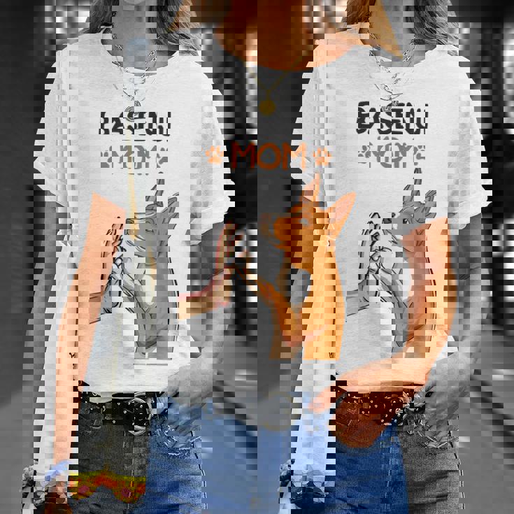 バセンジーママ犬愛好家 Tシャツ 彼女への贈り物