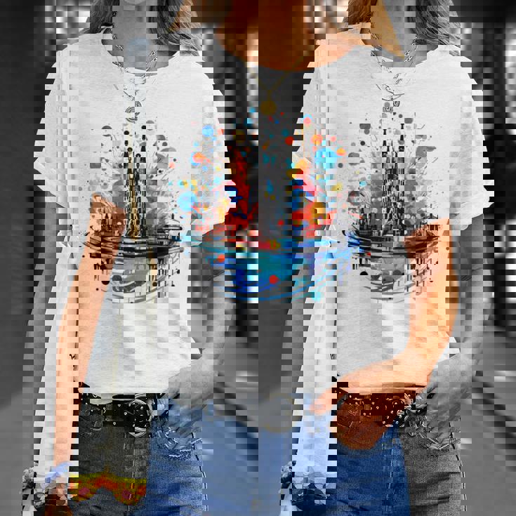 バルセロナのサグラダ ファミリアの美しいイラスト Tシャツ 彼女への贈り物