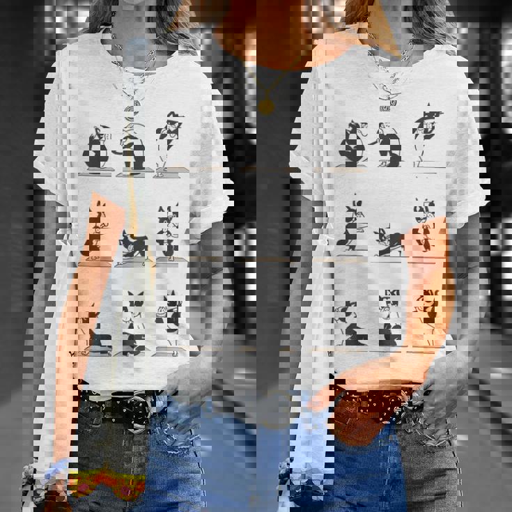 ボストンテリア ヨガ アサナ ポーズ 瞑想 おもしろtシャツ Tシャツ 彼女への贈り物