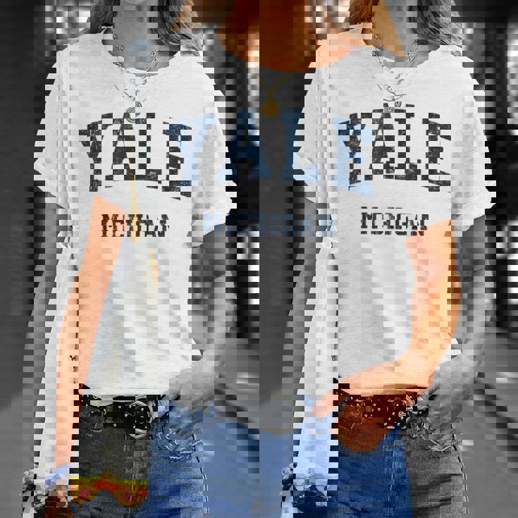 ミシガン州イェールミシガン州ヴィンテージアスレチックスポーツデザイン Tシャツ 彼女への贈り物