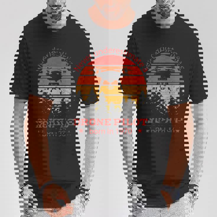 1970 年生まれのドローンパイロット、誕生日、クワドロコプター・ドローン Tシャツ 面白い贈り物