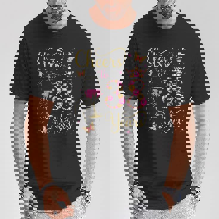 38歳、38歳の女王の誕生日、38歳の誕生日に乾杯。 Tシャツ 面白い贈り物