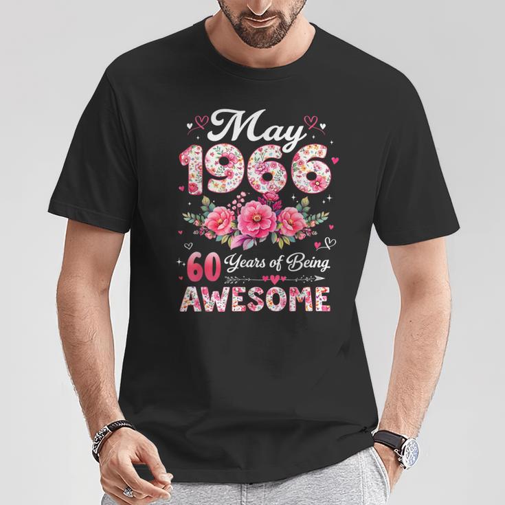 60歳 1966年5月 花柄 60歳 誕生日 男性 女性 Tシャツ 面白い贈り物