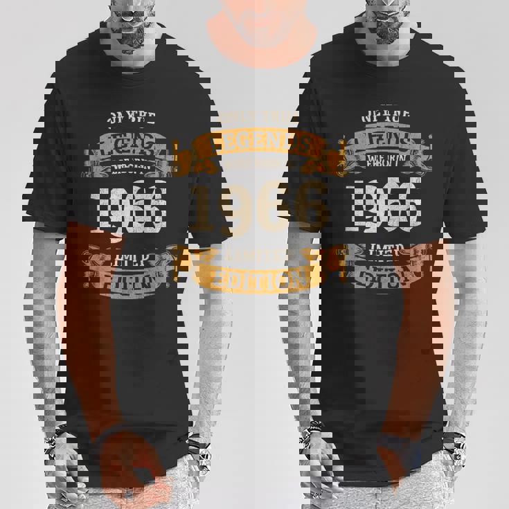 60歳の誕生日 還暦 真のレジェンドは1966年生まれ Tシャツ 面白い贈り物
