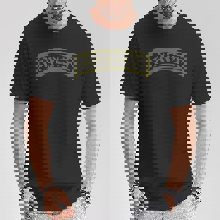 Army Ranger Tab Ocp 胸にグリーン Tシャツ 面白い贈り物