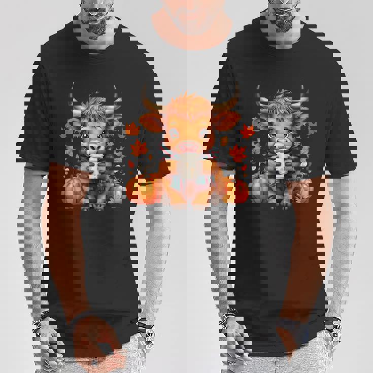 Cute Highland Cow Autumn Pumpkin Fall Coffee Pumpkin Spice T-Shirt Unique Gifts