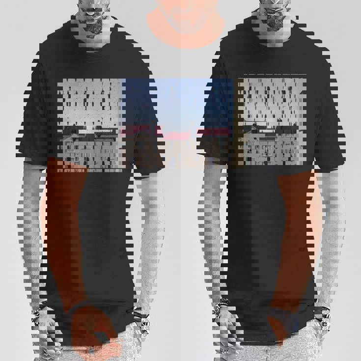 Magritteによるゴルコンダの有名な絵画。 長袖tシャツ Tシャツ 面白い贈り物