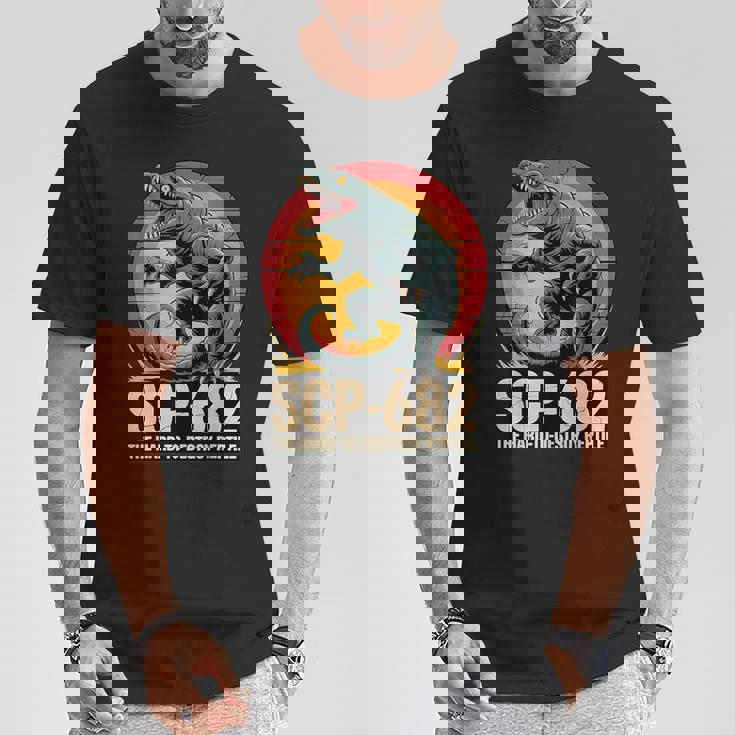 Scp-682 破壊しづらい爬虫類モンスターcpファンデーション Tシャツ 面白い贈り物