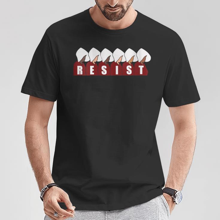 Uneervante Résiste À Une Manifestation Féministe T-Shirt Cadeaux drôles