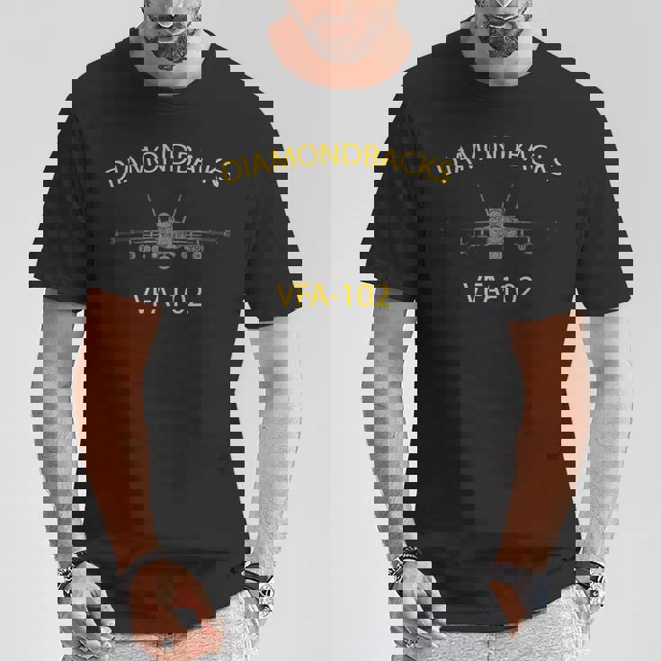 Vfa-102 「ダイヤモンドバックス」飛行隊 F-18 スーパーホーネットtシャツ Tシャツ 面白い贈り物