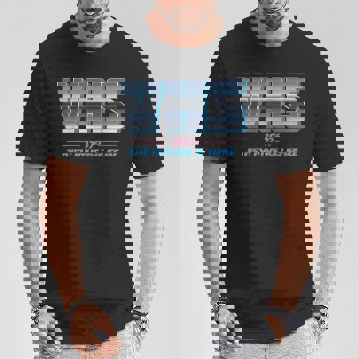 Vhs Tape The Future Is Here Retro Lover -Ideo Tシャツ 面白い贈り物