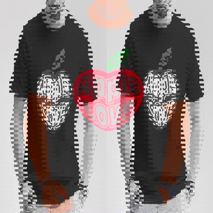 「Red Apple Fresh Fruit 」 ハート型 Love りんご フルーツ ユニークデザイン 長袖tシャツ Tシャツ 面白い贈り物