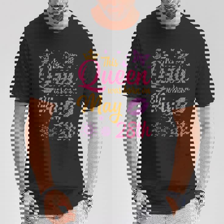 この女王は5月28日に生まれました。お誕生日おめでとうママ、叔母 Tシャツ 面白い贈り物